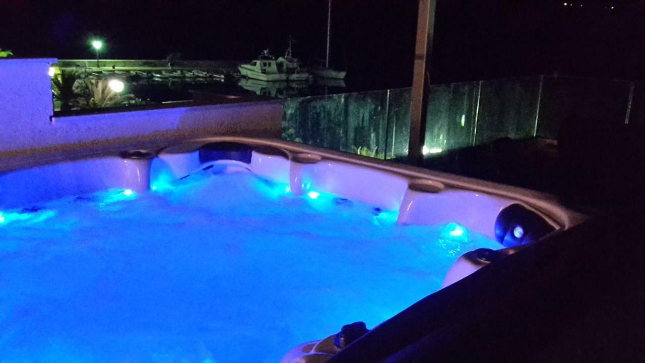Luxury Apartment By The Sea With Private Whirlpool And Terrace 50M2 Posedarje Exteriör bild