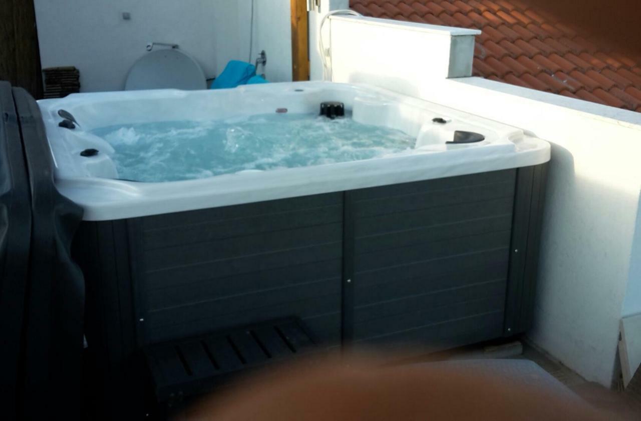 Luxury Apartment By The Sea With Private Whirlpool And Terrace 50M2 Posedarje Exteriör bild